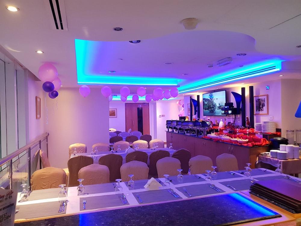 Al Nakheel Hotel Apartments Абу Даби Екстериор снимка
